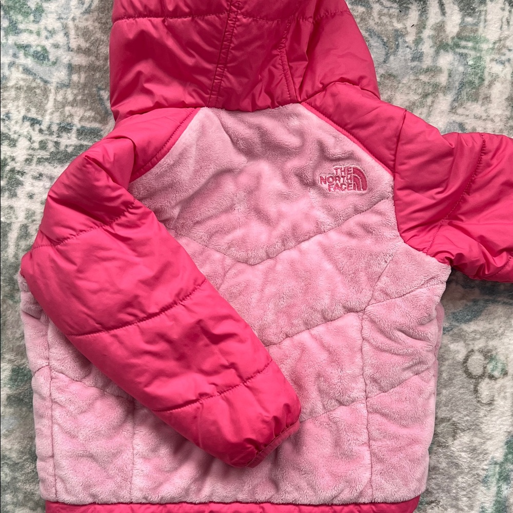 The North Face Reversable Fuzzy Pink Toddler Jacket 2T - Picture 6 of 8
